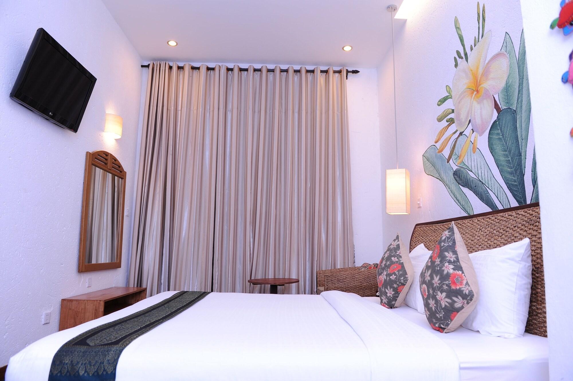 มรสุม บูทิก โฮเต็ล แอนด์ สปา Hotel พนมเปญ ภายนอก รูปภาพ