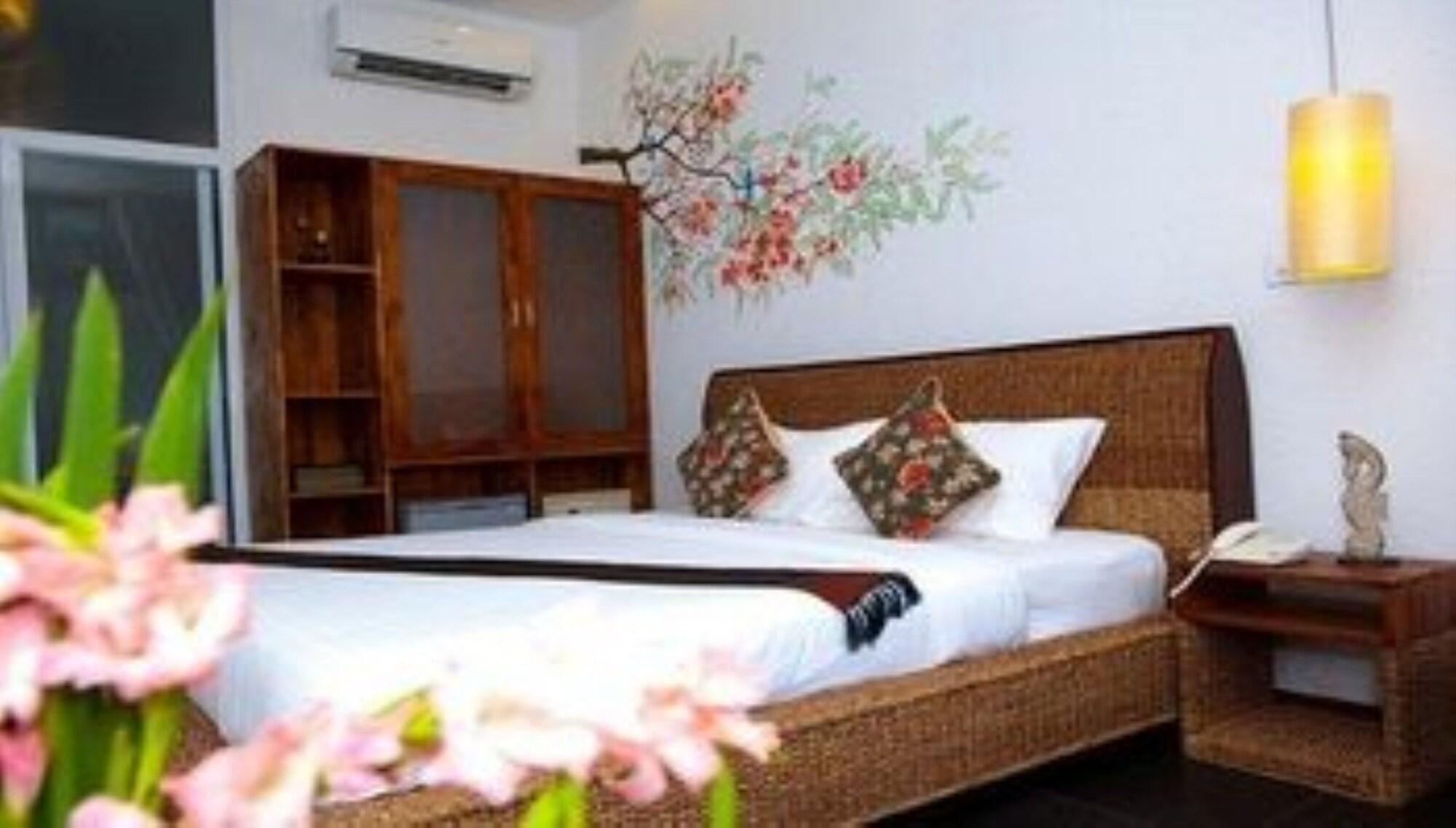 มรสุม บูทิก โฮเต็ล แอนด์ สปา Hotel พนมเปญ ภายนอก รูปภาพ