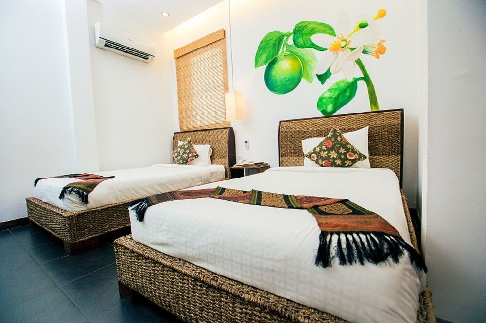 มรสุม บูทิก โฮเต็ล แอนด์ สปา Hotel พนมเปญ ภายนอก รูปภาพ
